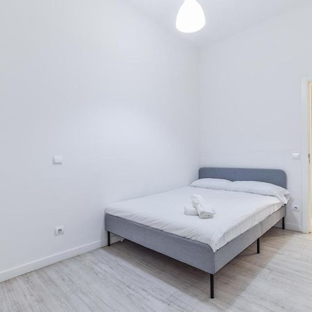 Amplio Apartamento En Malasana Para 6 Personas Madrid Exterior photo