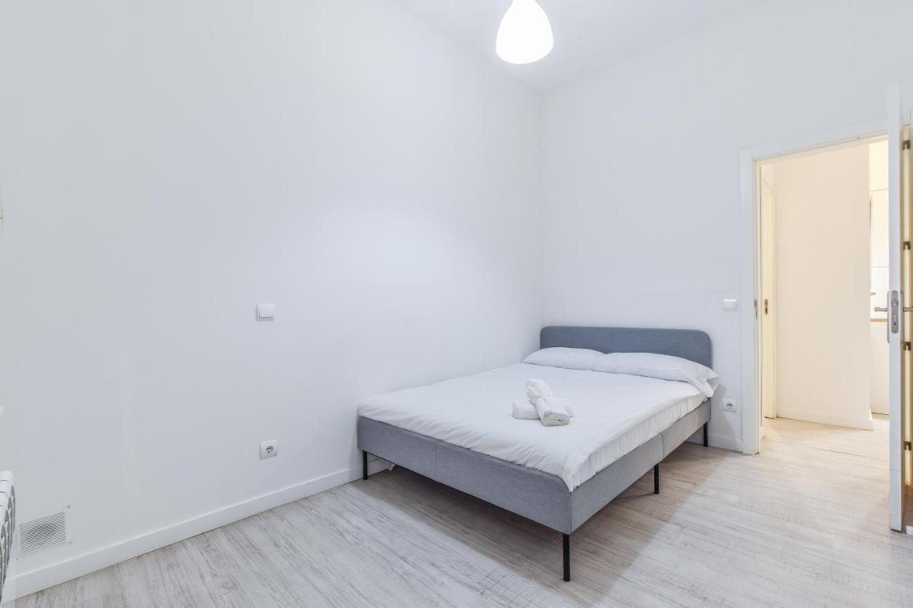 Amplio Apartamento En Malasana Para 6 Personas Madrid Exterior photo