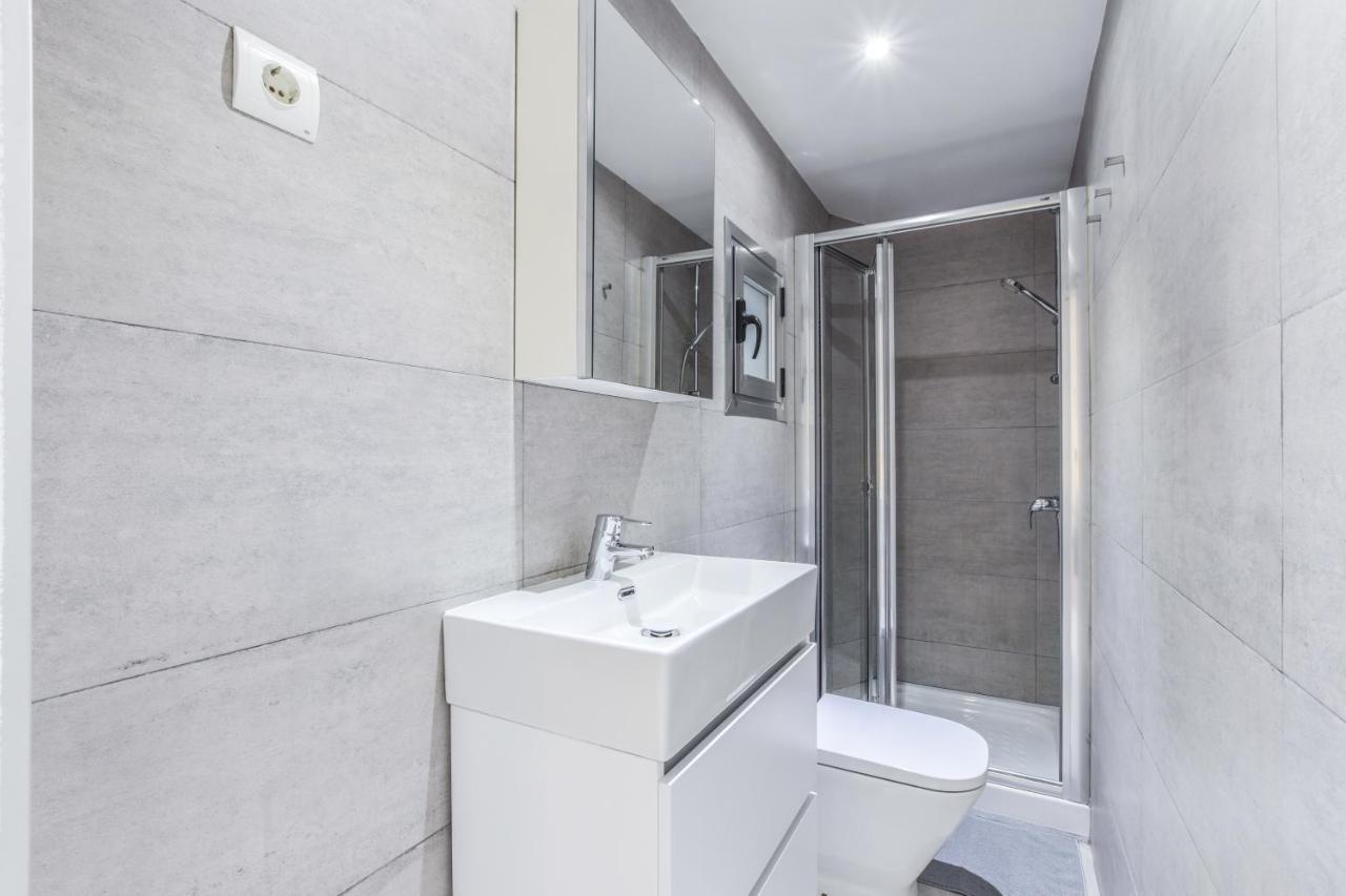 Amplio Apartamento En Malasana Para 6 Personas Madrid Exterior photo